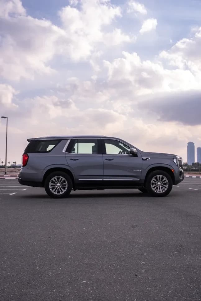 GMC GMC Yukon - 7 Seater Car rental car (2022) - image 5