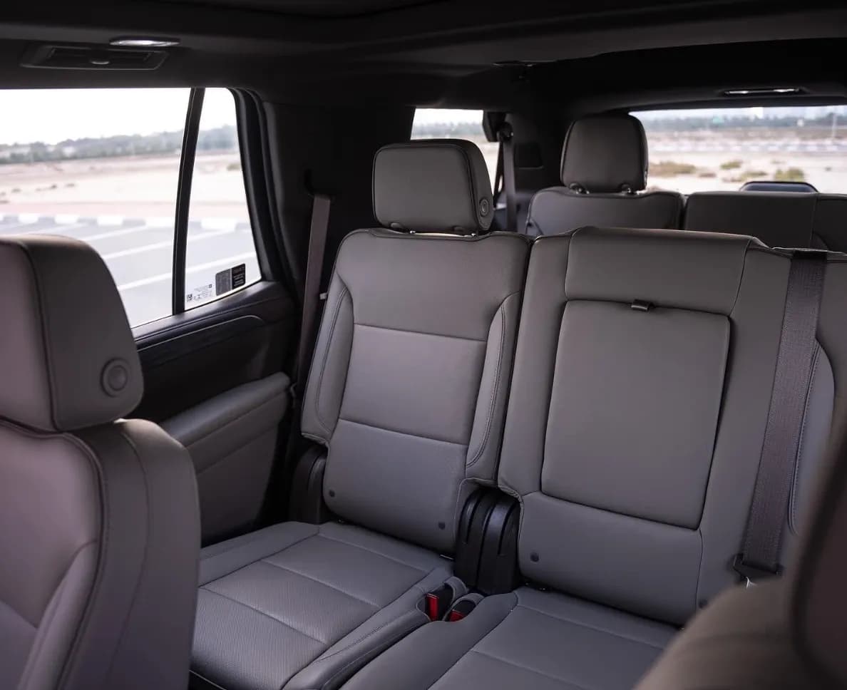 GMC GMC Yukon - 7 Seater Car rental car (2022) - image 6