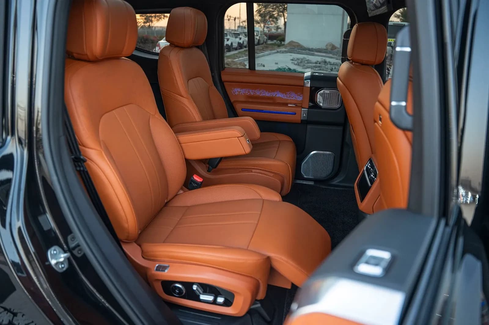 Jetour Jetour G700 Flagship - Luxury rental car (2025) - image 3