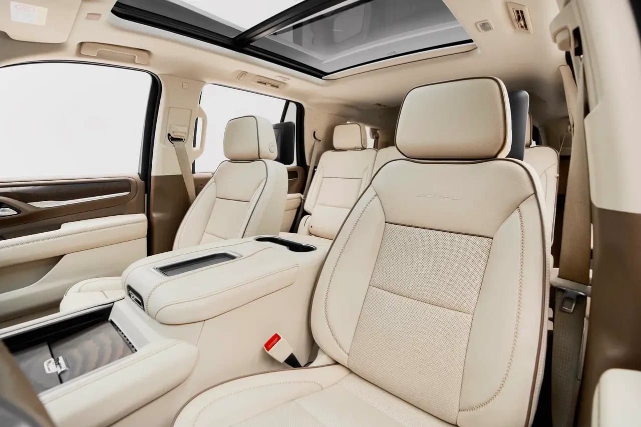 GMC GMC Yukon Denali - Luxury rental car (2024) - image 6