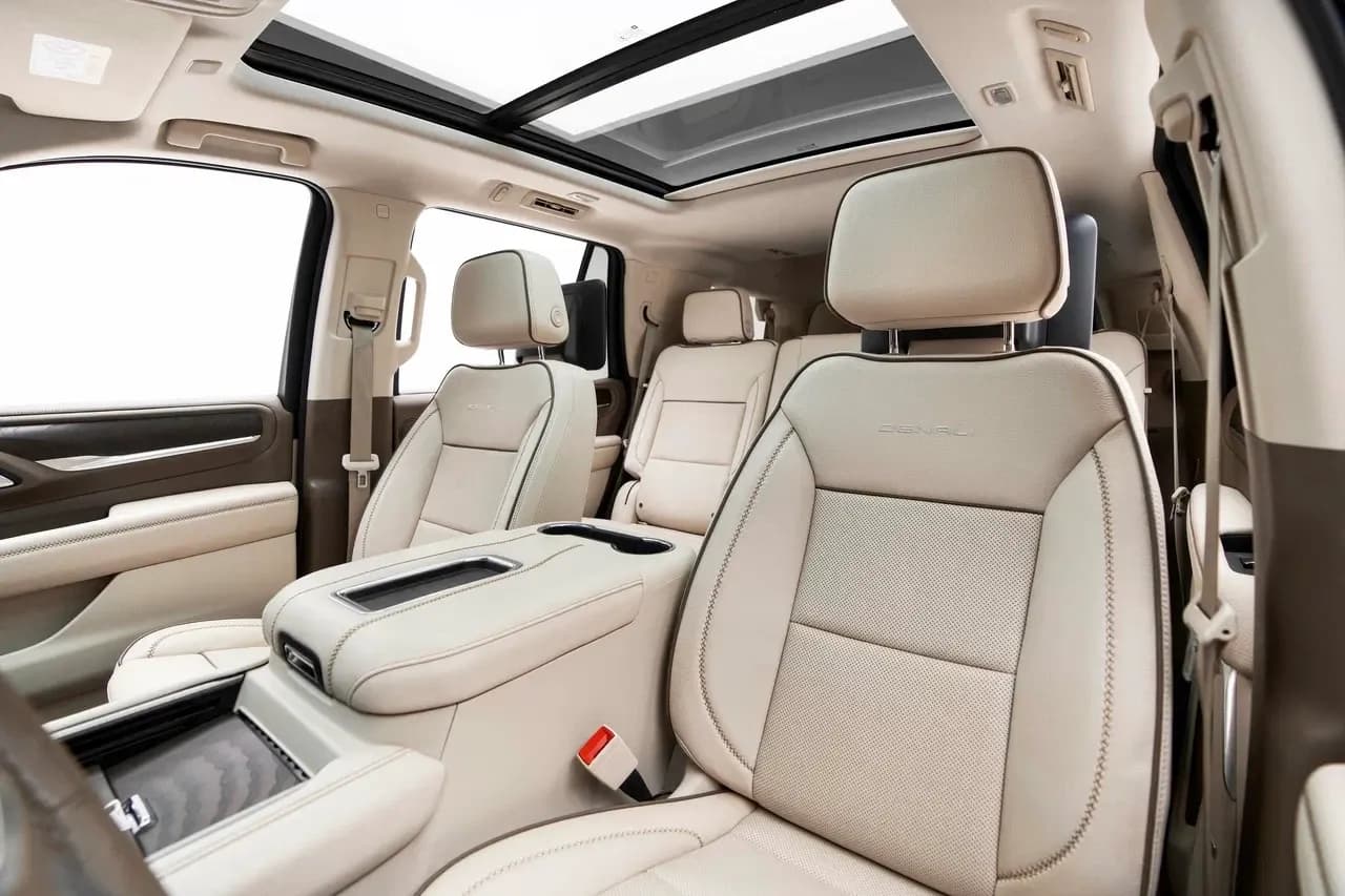 GMC GMC Yukon - Luxury rental car (2024) - image 6