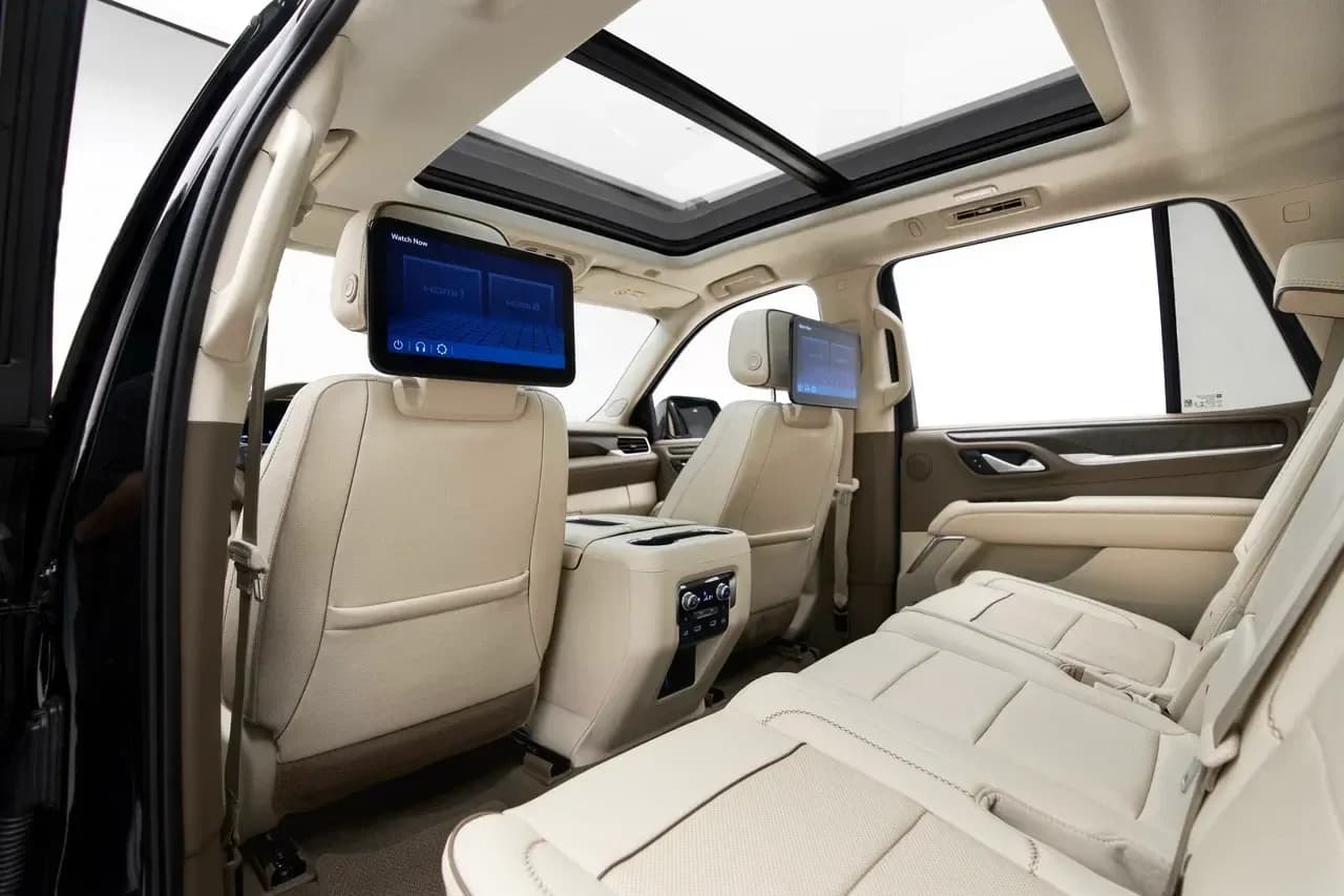 GMC GMC Yukon - Luxury rental car (2024) - image 7
