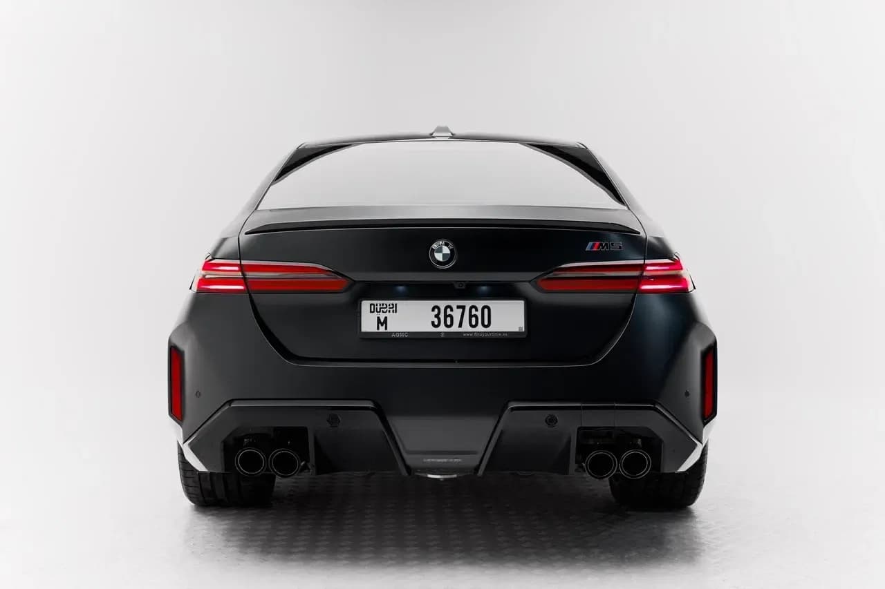 BMW BMW M5 - Luxury rental car (2025) - image 4