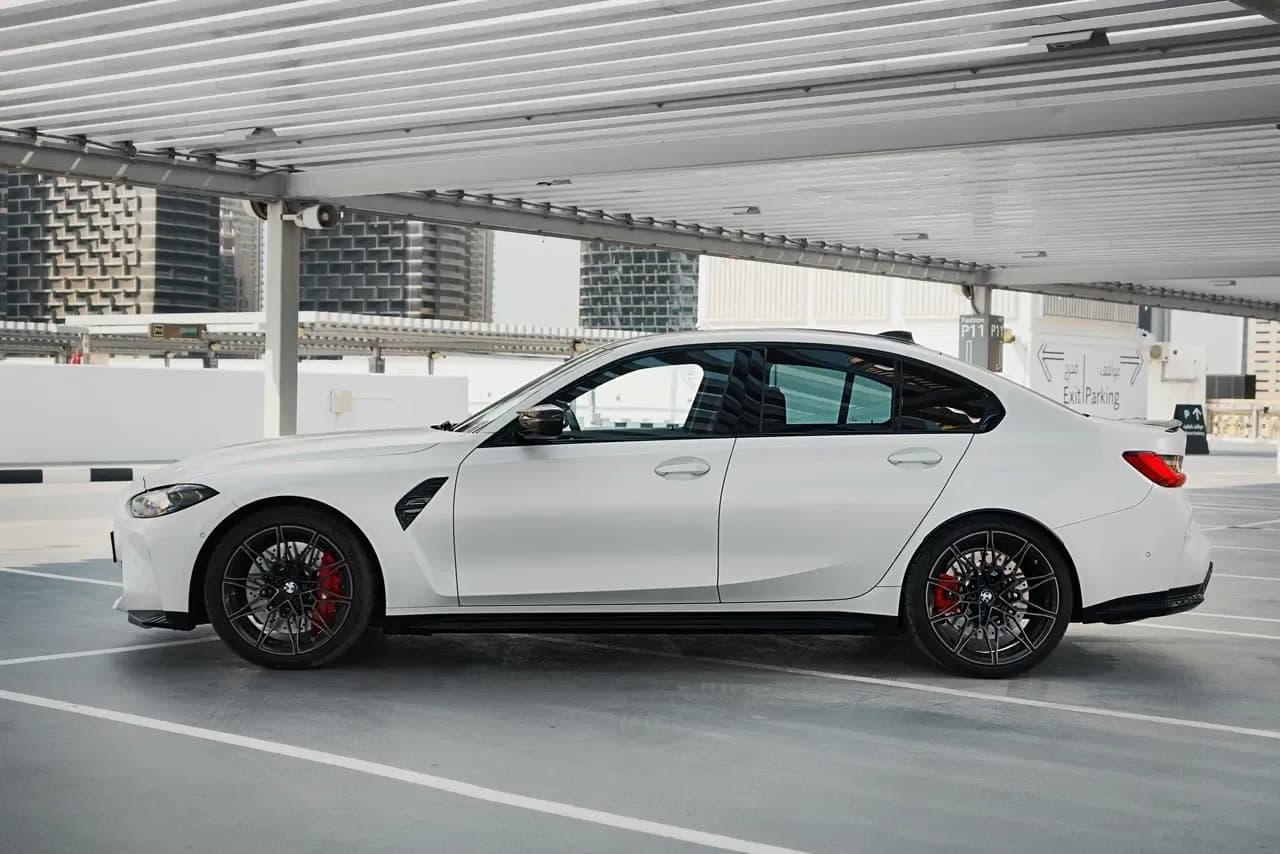 BMW BMW 3 Series - Luxury rental car (2024) - image 2