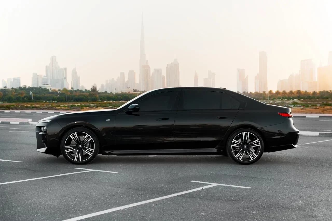 BMW BMW 7 Series - Luxury rental car (2024) - image 2