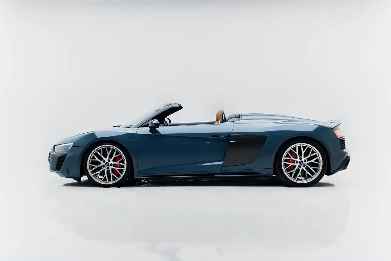 Audi Audi R8 - Sports rental car (2023) - image 2