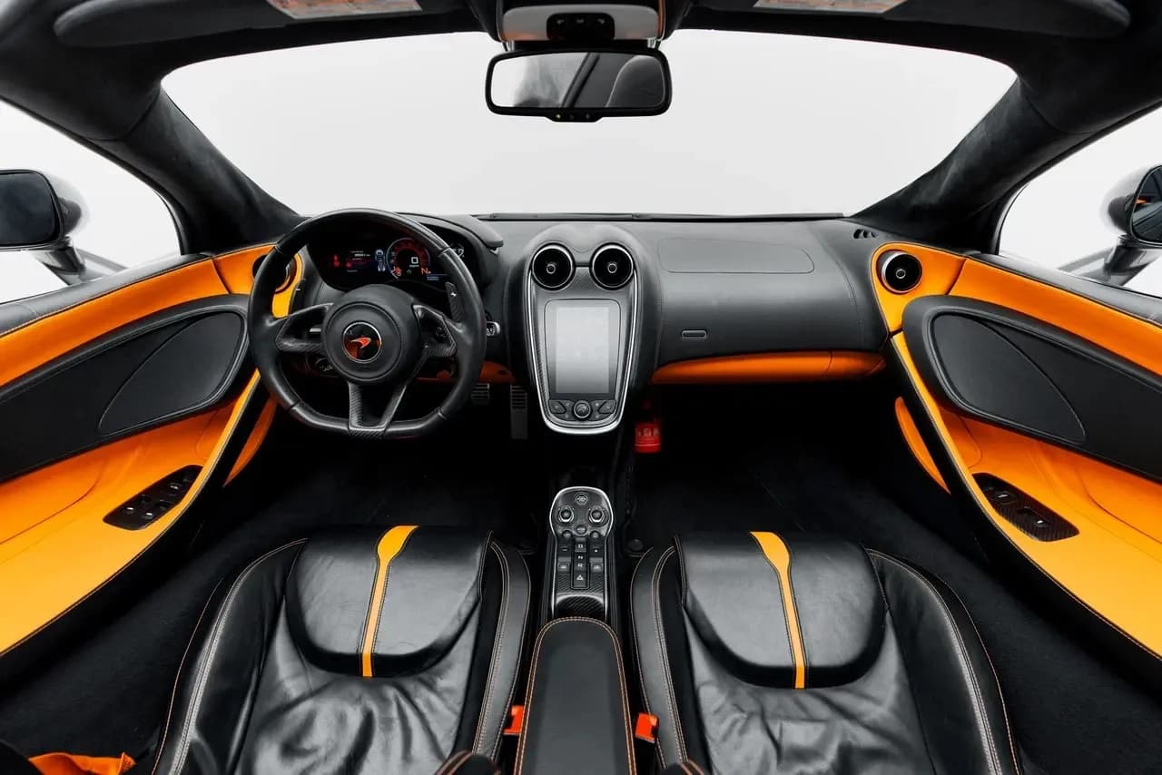 McLaren Mclaren 720s Spider - Sports rental car (2021) - image 3