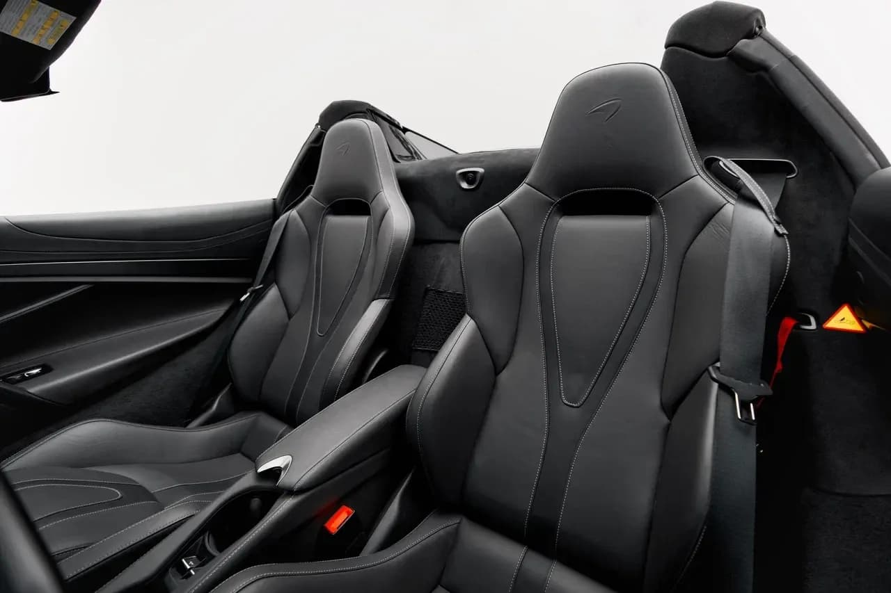 McLaren Mclaren 720s Spider - Supercar rental car (2023) - image 7