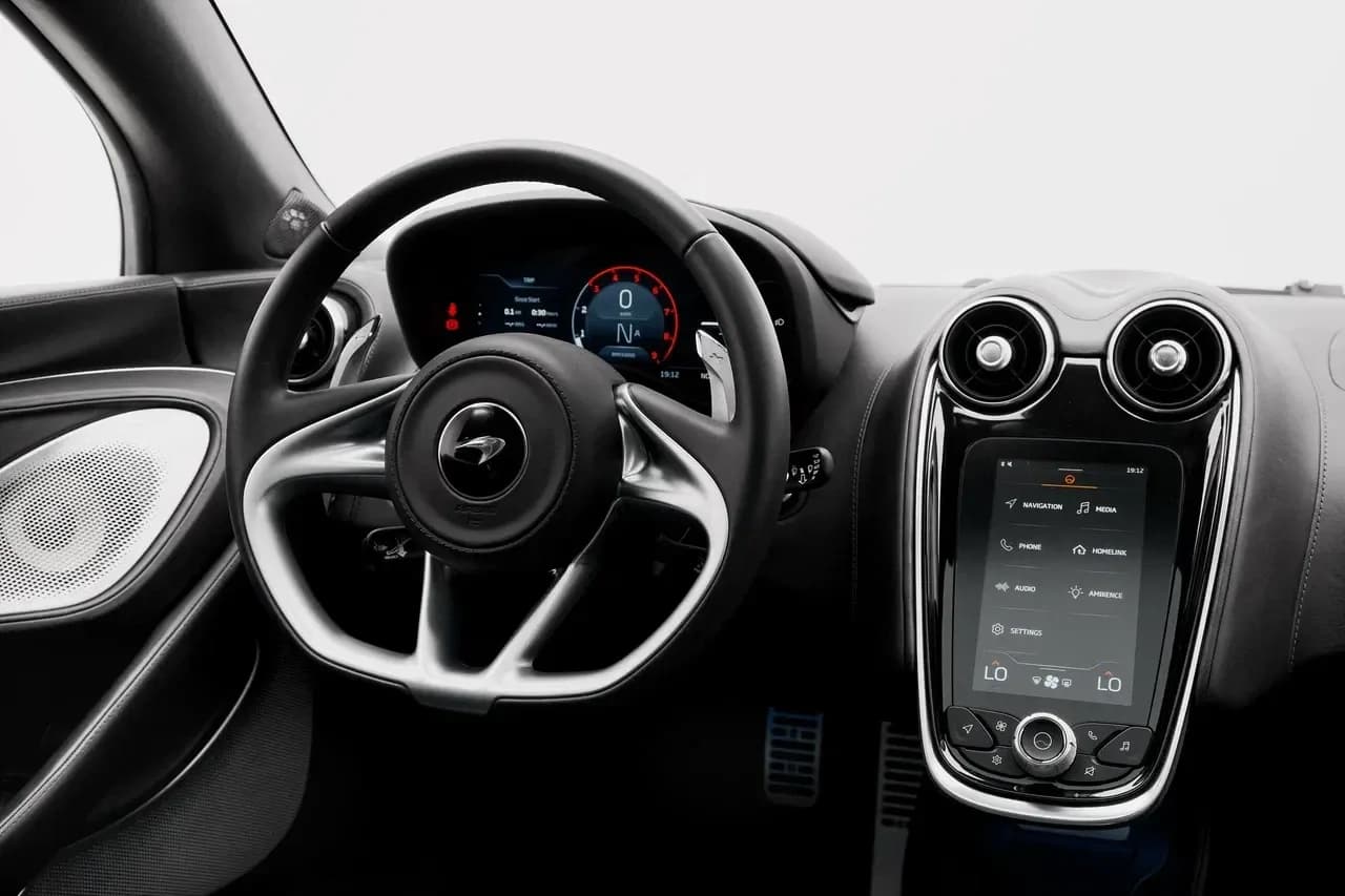 McLaren Mclaren GT - Sports rental car (2023) - image 7