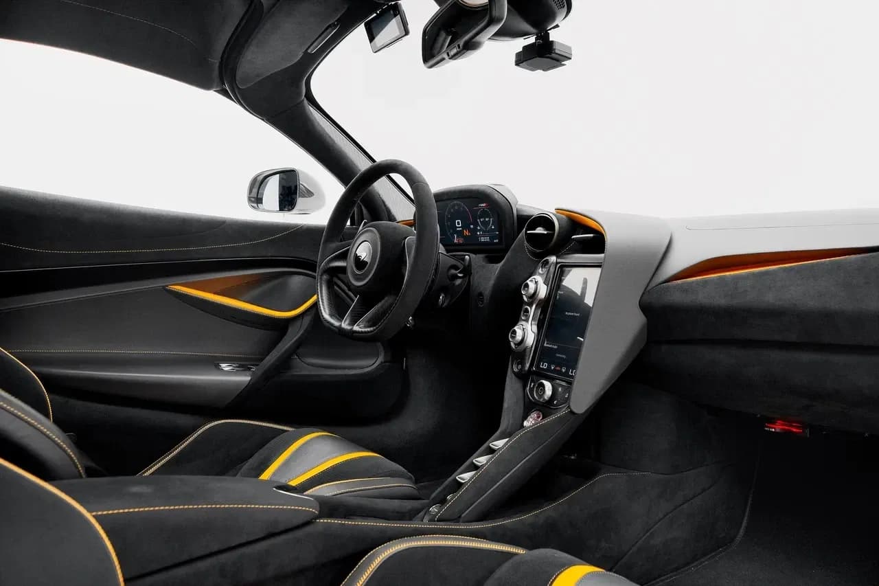 McLaren Mclaren 720s Spider - Sports rental car (2023) - image 6