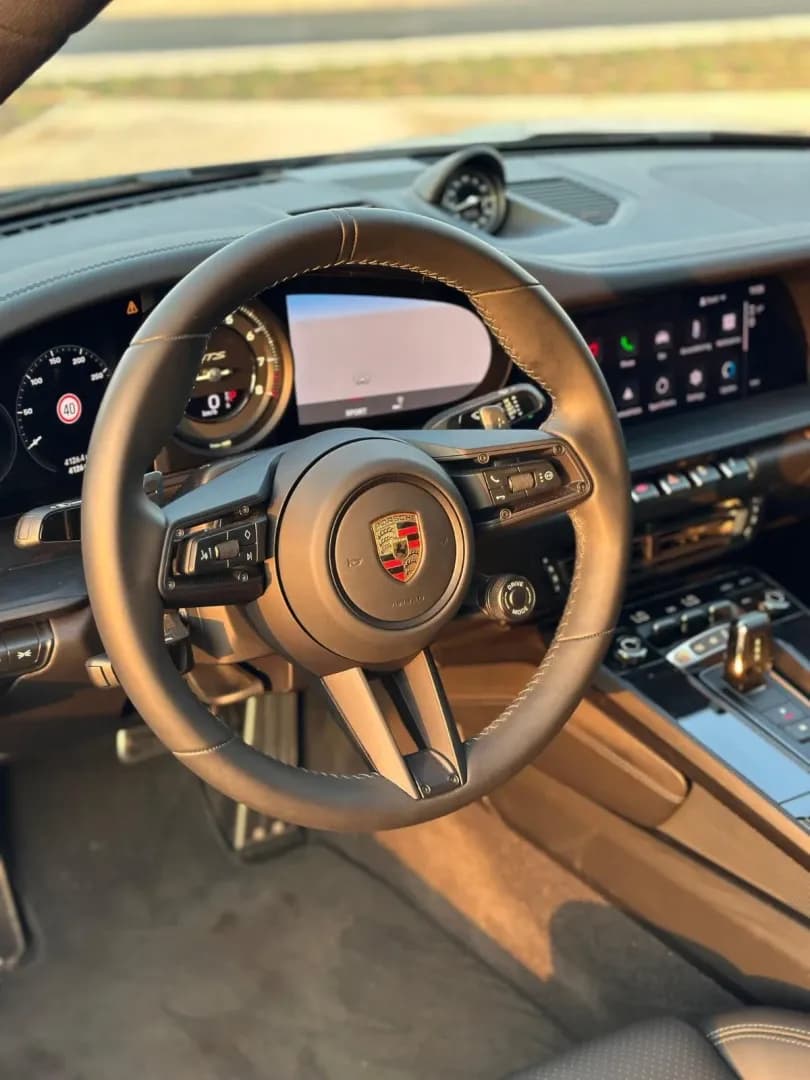 Porsche Porsche 911 Carrera - Luxury rental car (2024) - image 5