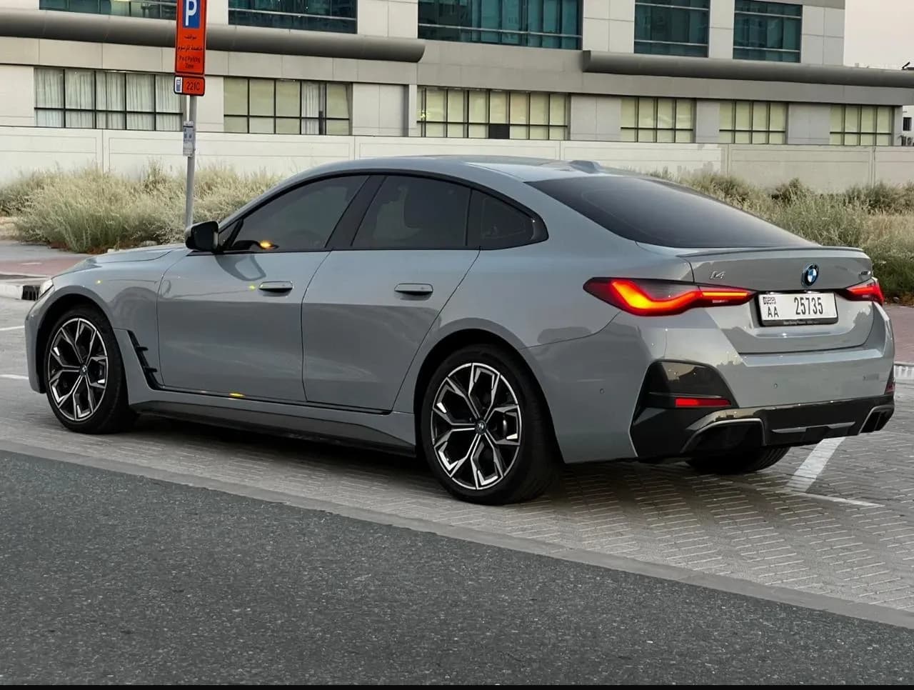 BMW BMW 440i - Luxury rental car (2023) - image 4