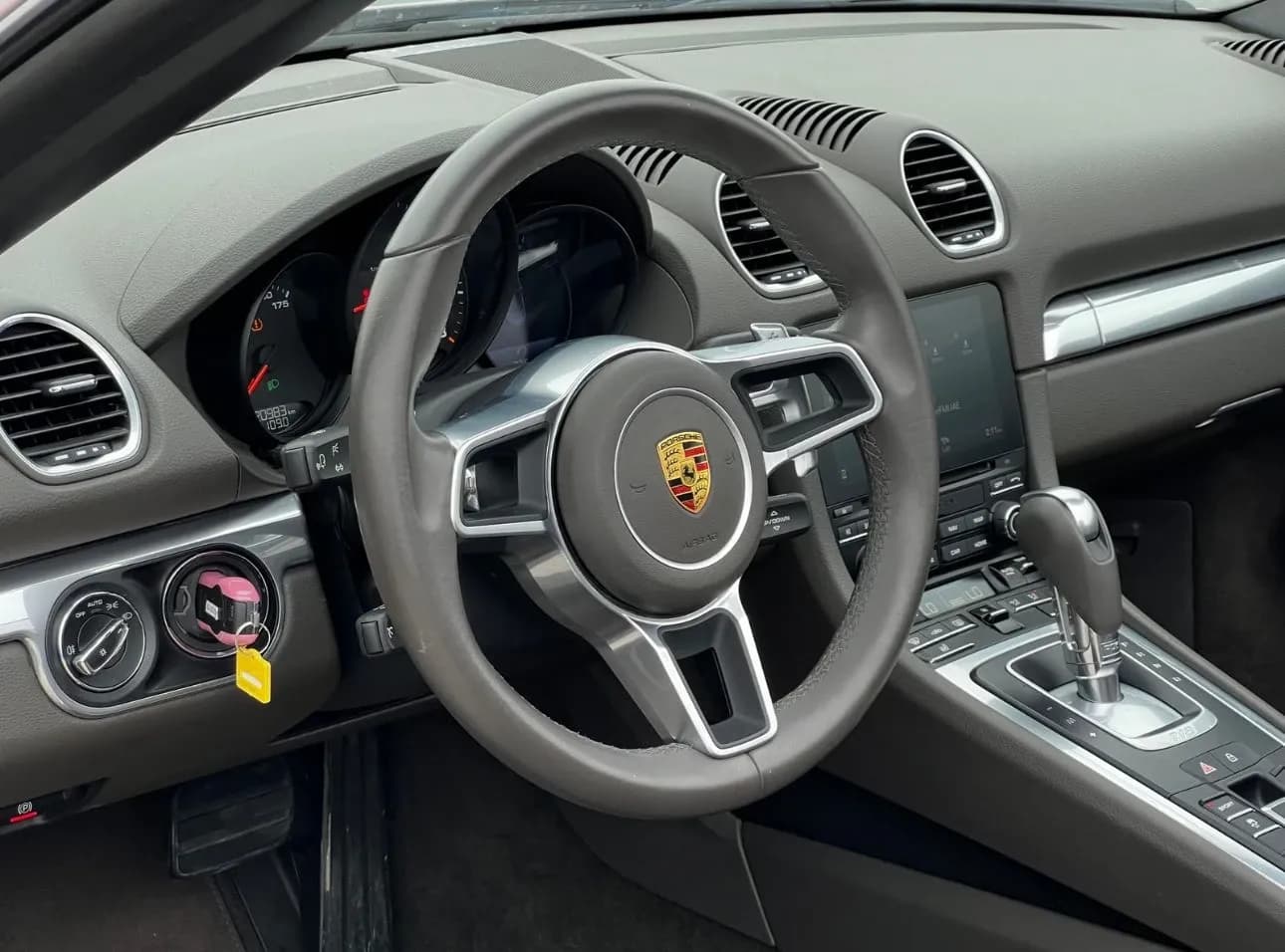 Porsche Porsche Boxster - Sports rental car (2024) - image 4