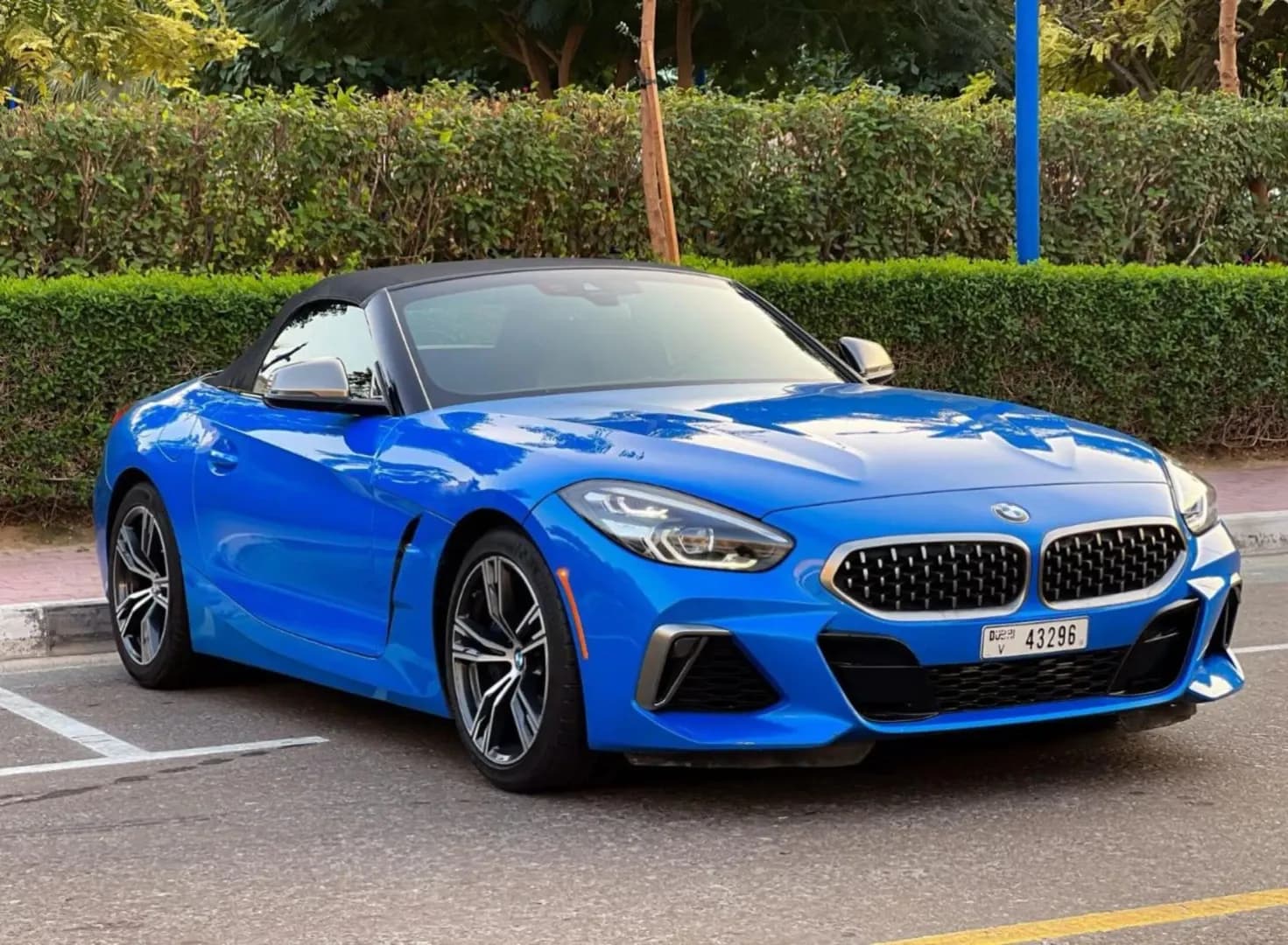 BMW BMW Z4 - Sports rental car (2023) - image 2