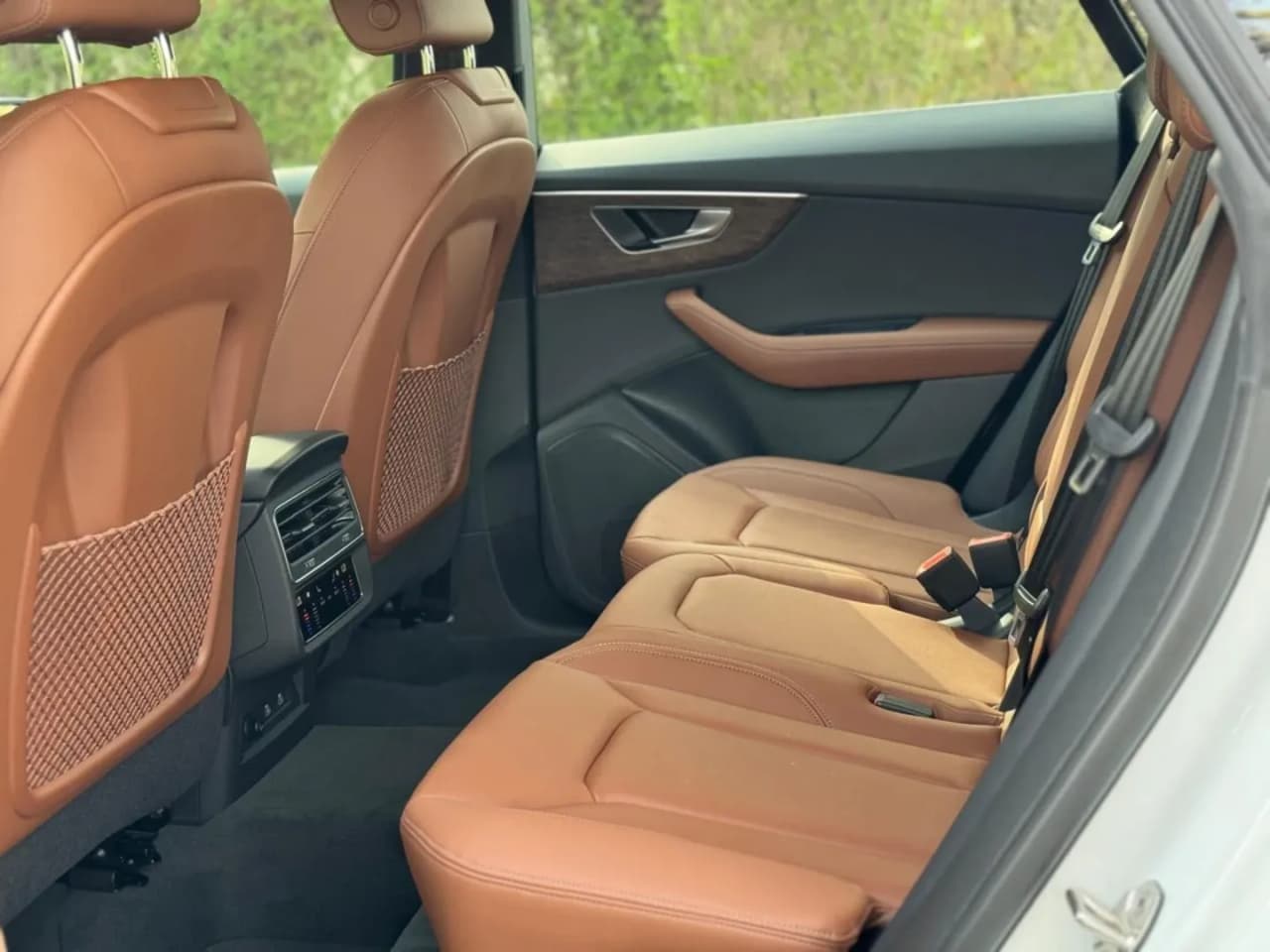 Audi Audi Q8 - Luxury rental car (2024) - image 5