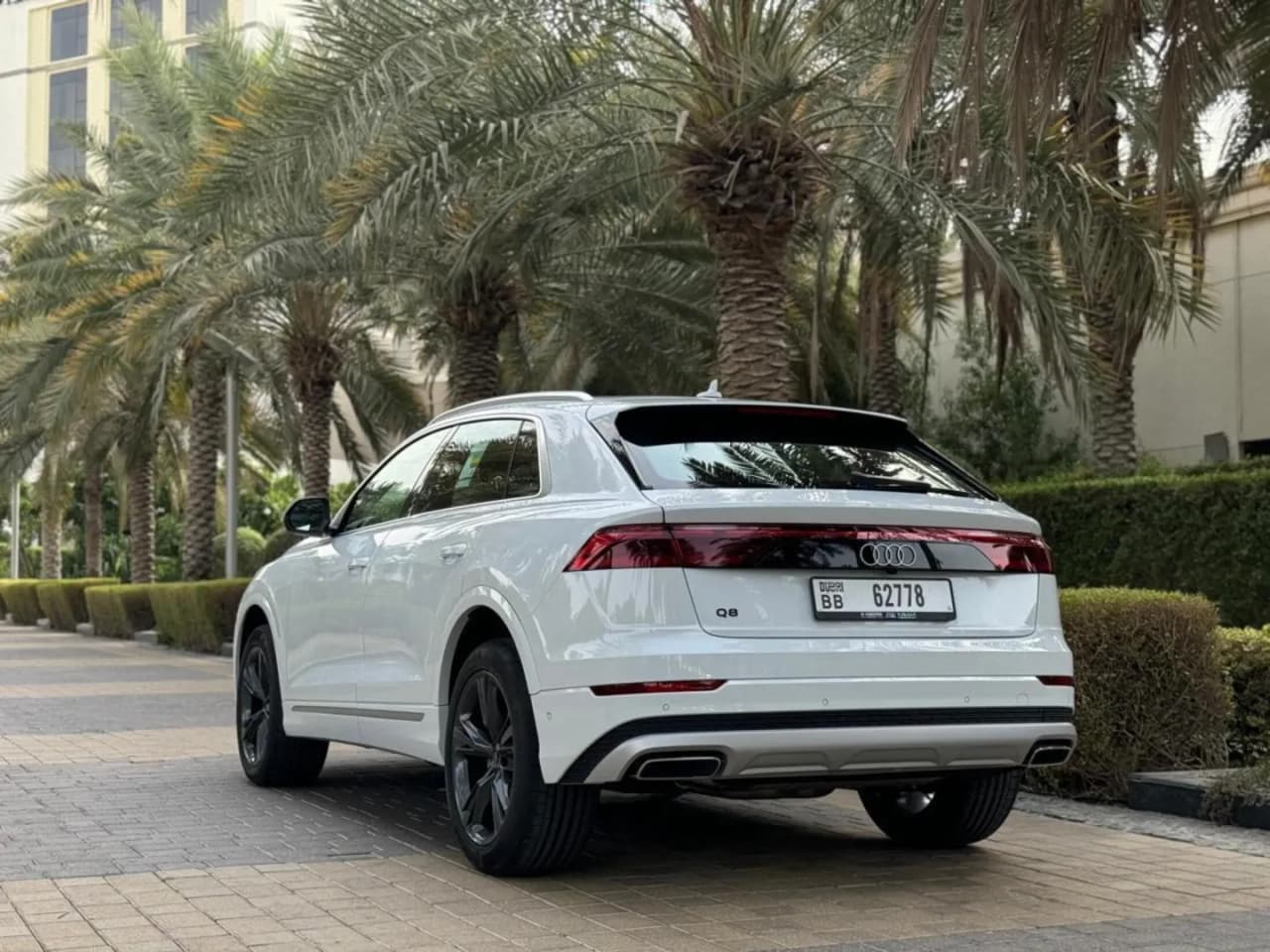 Audi Audi Q8 - Luxury rental car (2024) - image 6