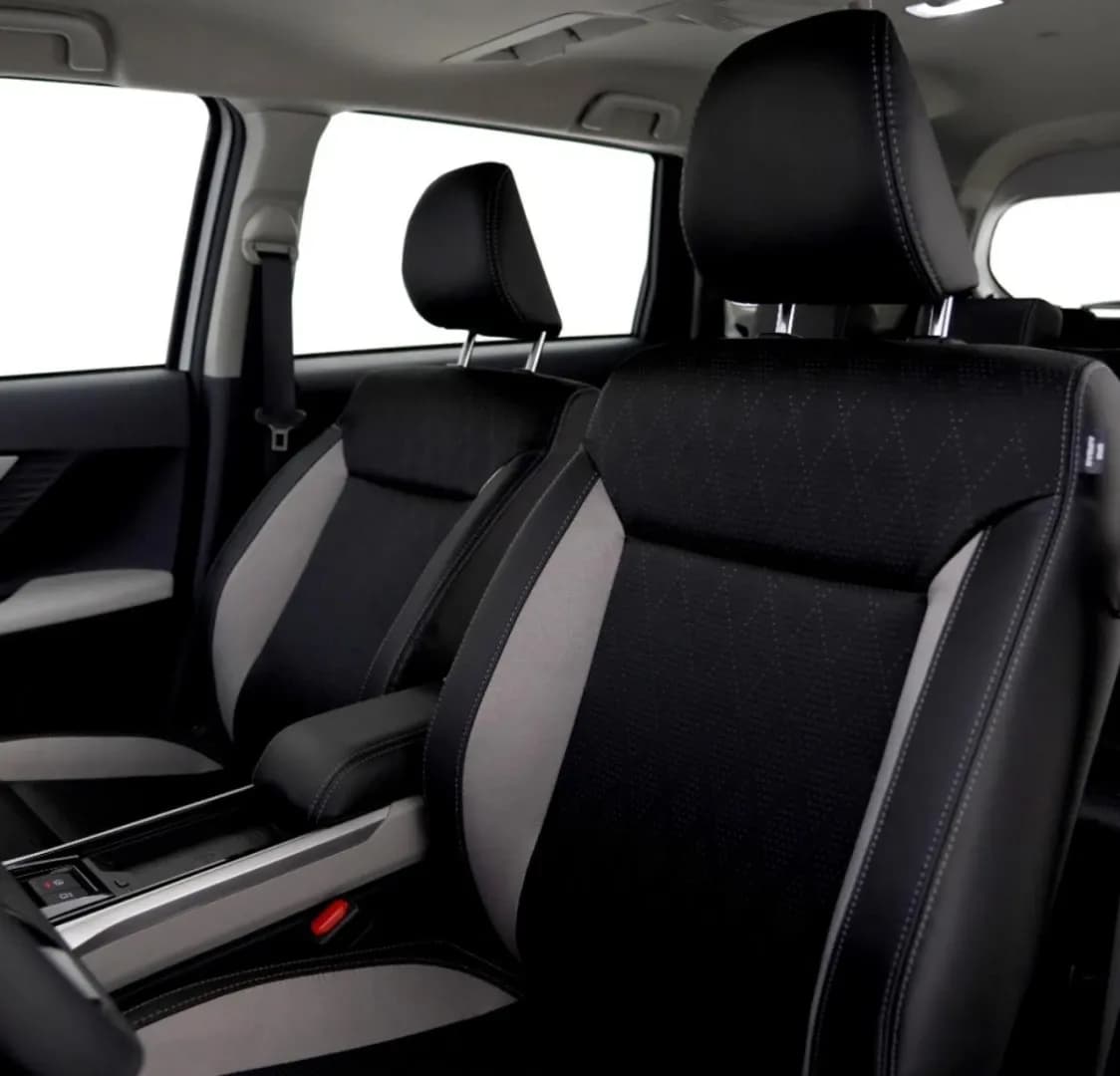 Toyota Toyota Veloz - 7 Seater Car rental car (2024) - image 3
