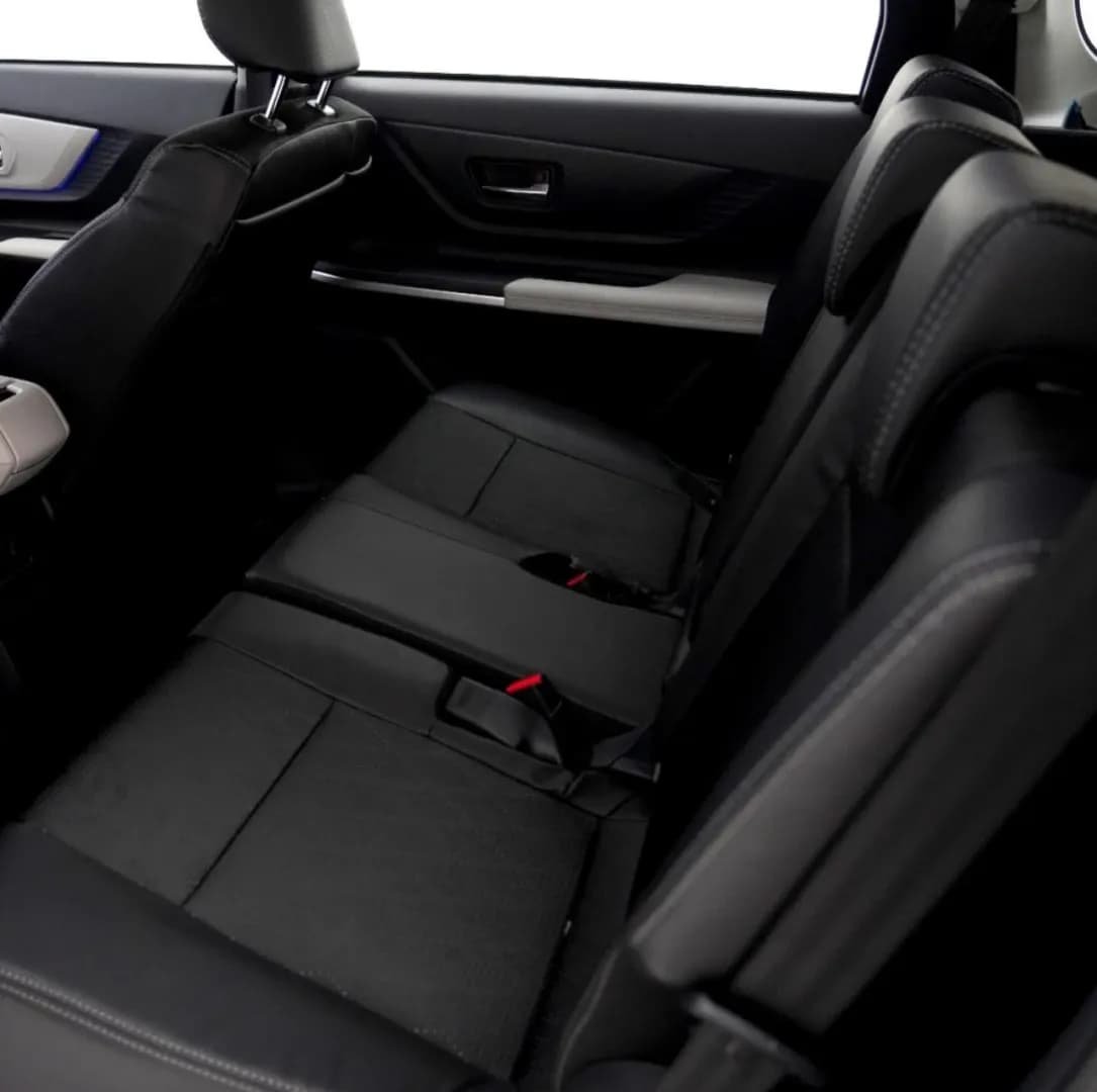 Toyota Toyota Veloz - 7 Seater Car rental car (2024) - image 12