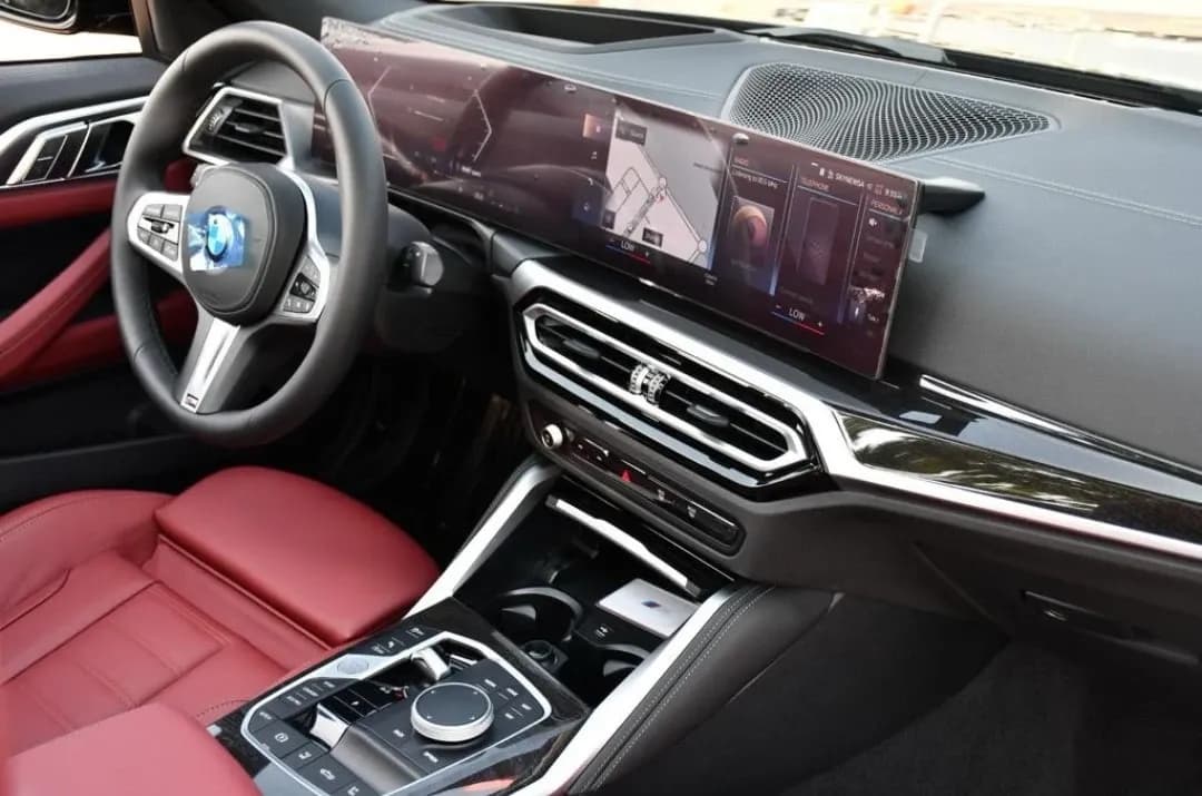BMW BMW 420i Convertible - Luxury rental car (2024) - image 9