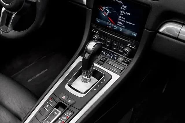 Porsche Porsche 718 Boxster - Sports rental car (2023) - image 4