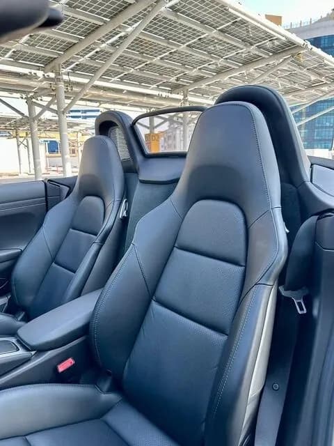 Porsche Porsche 718 Boxster - Sports rental car (2023) - image 8